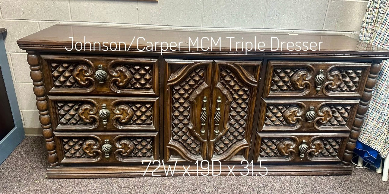Johnson Carper Buffet/Dresser