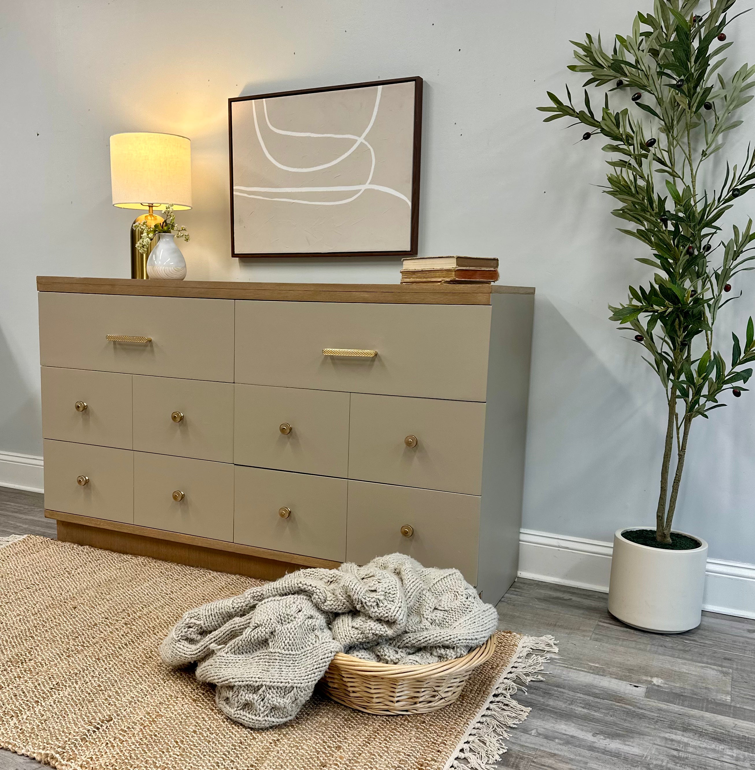 Mid Century Modern 6 Drawer Boutique Finished Dresser
