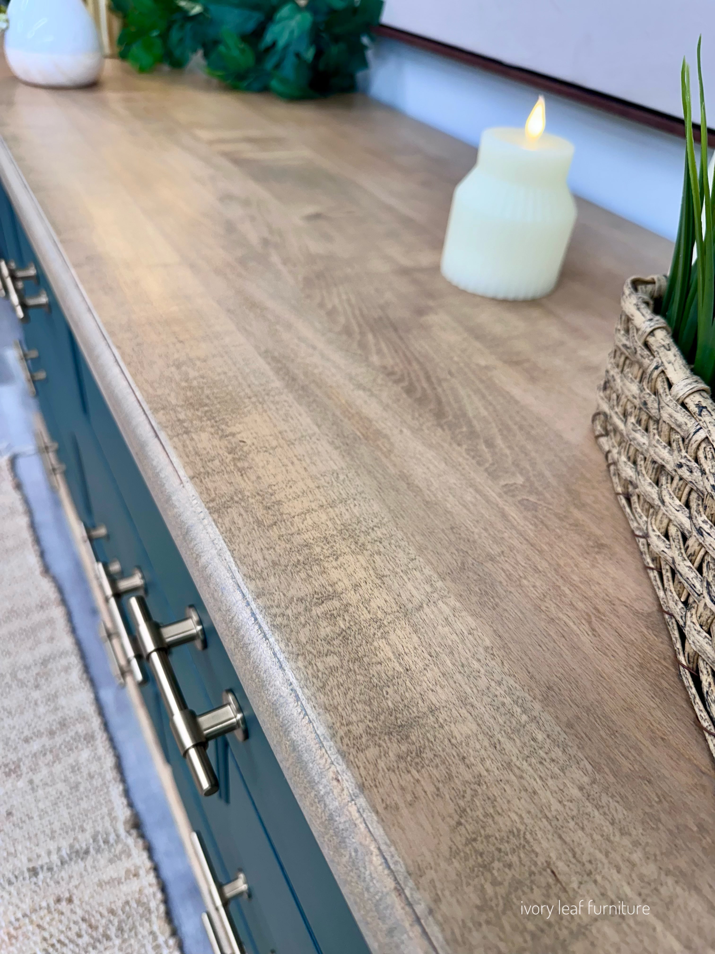Solid Rock Maple 12-Drawer Dresser