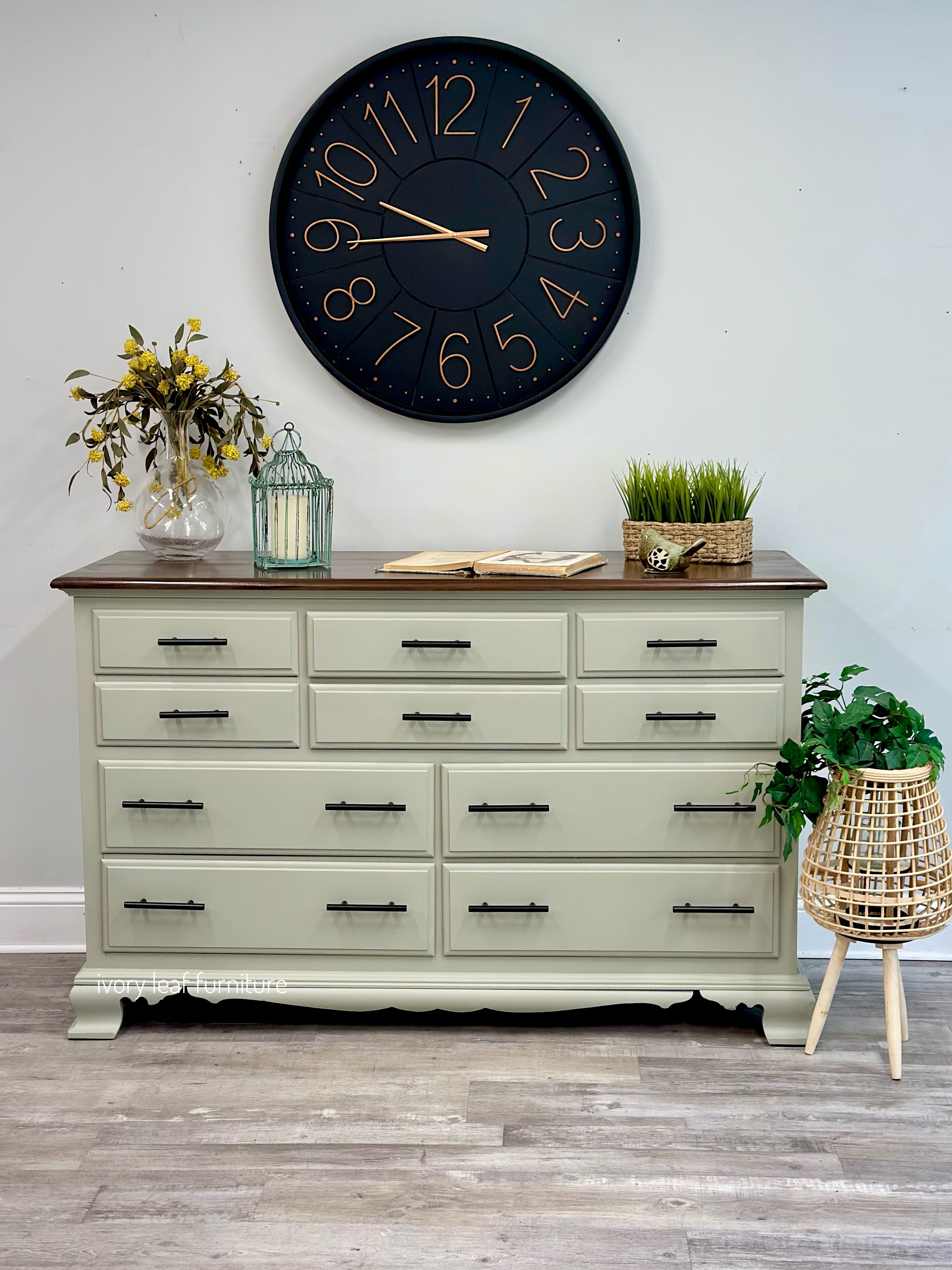 10 Drawer Solid Wood Dresser Ivory Leaf 10 Drawer Solid Wood Dresser Ivory Leaf
