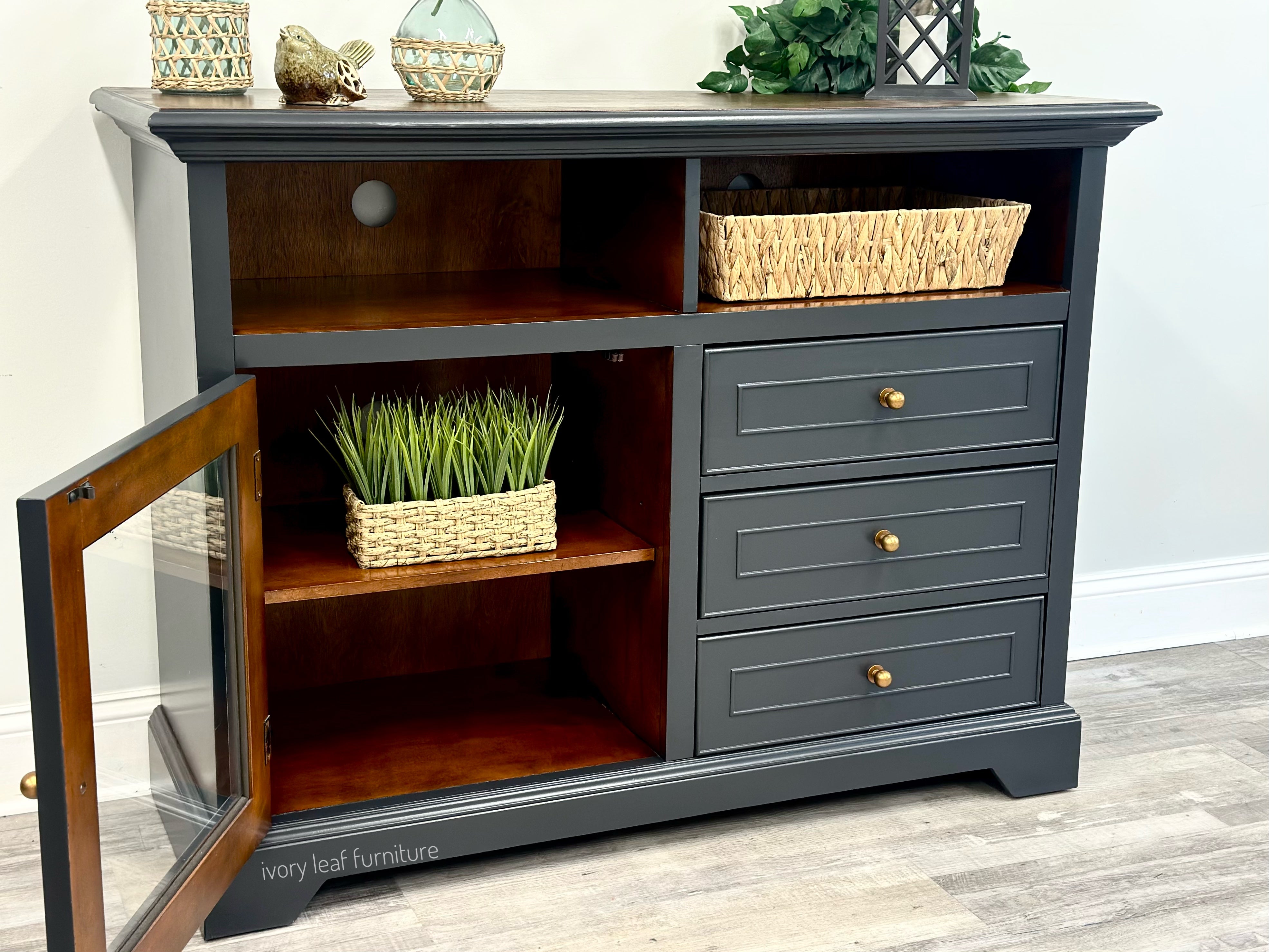 Media/Entertainment Center