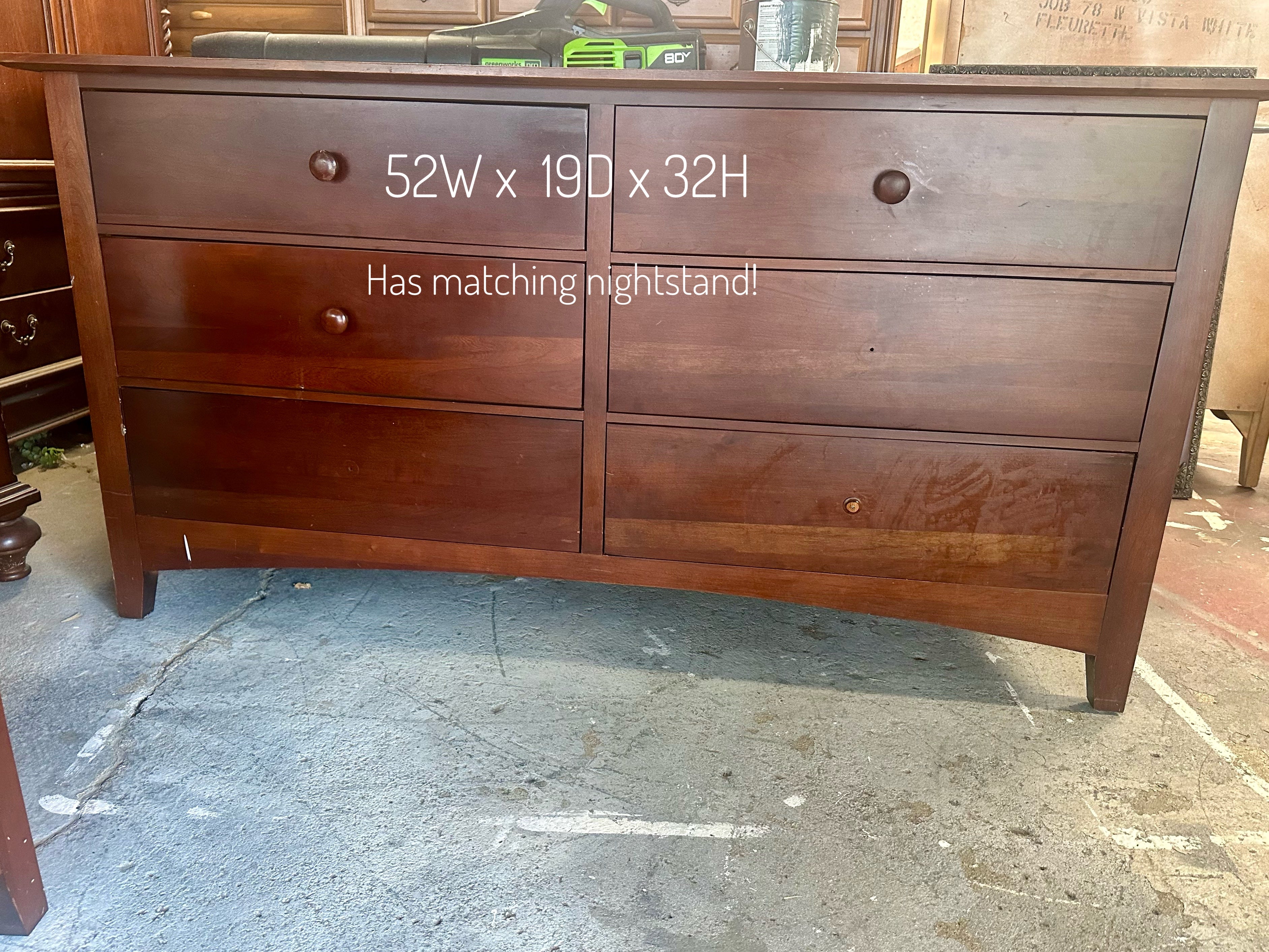 6 Drawer Dresser -Has matching nightstand!
