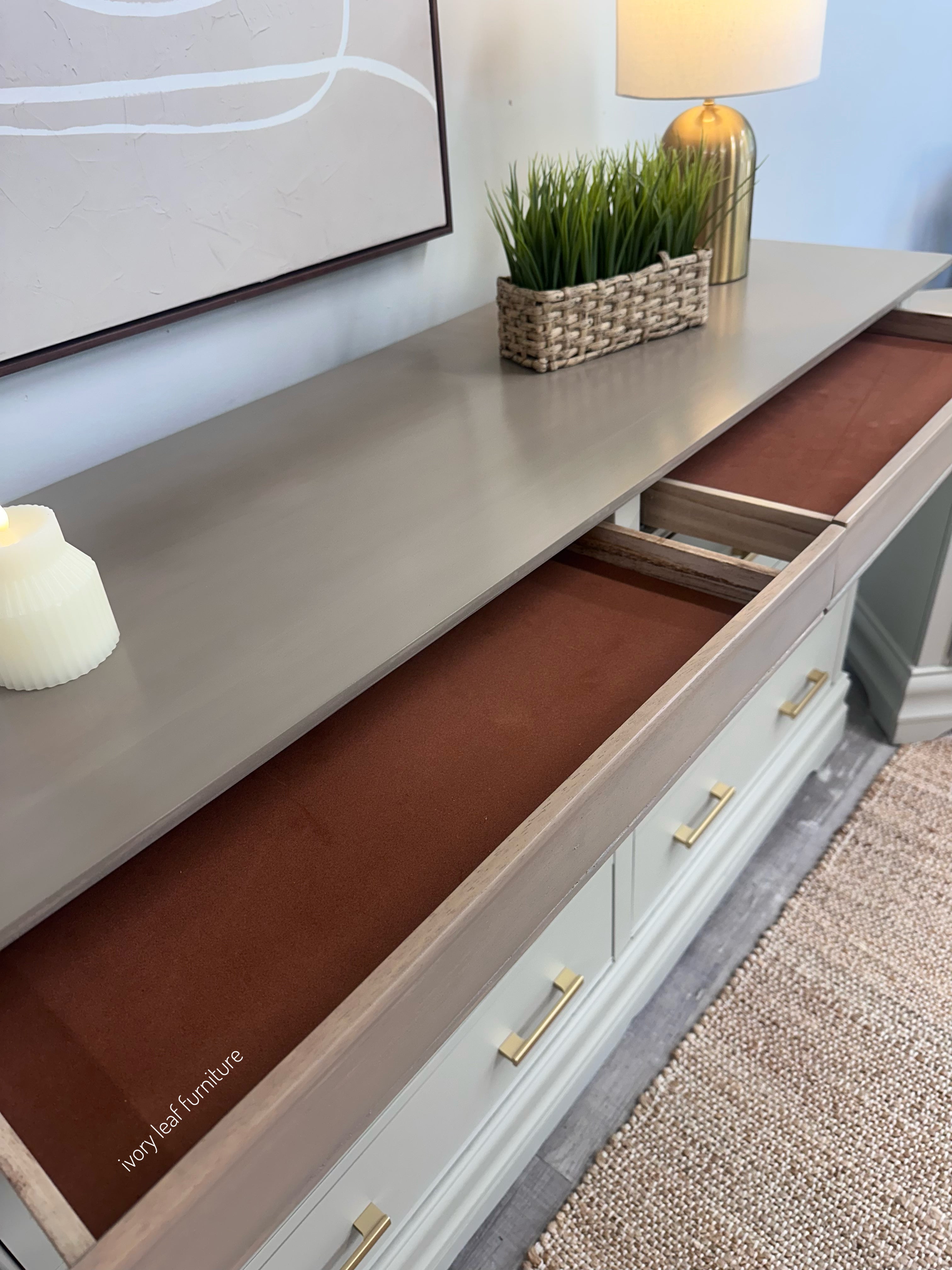 3 Piece Bedroom Set- Dresser + 2 Nightstands