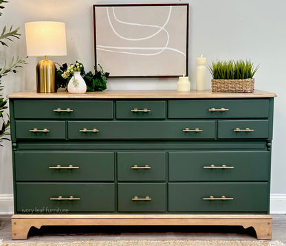 Solid Rock Maple 12-Drawer Dresser