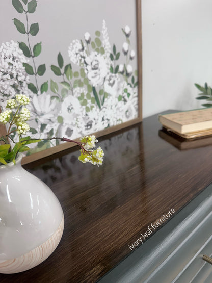 Fluted Five Drawer Chest of Drawers