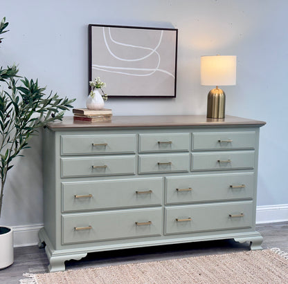 Ethan Allen 10 Drawer Dresser
