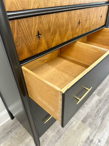 Broyhill Saga Dresser
