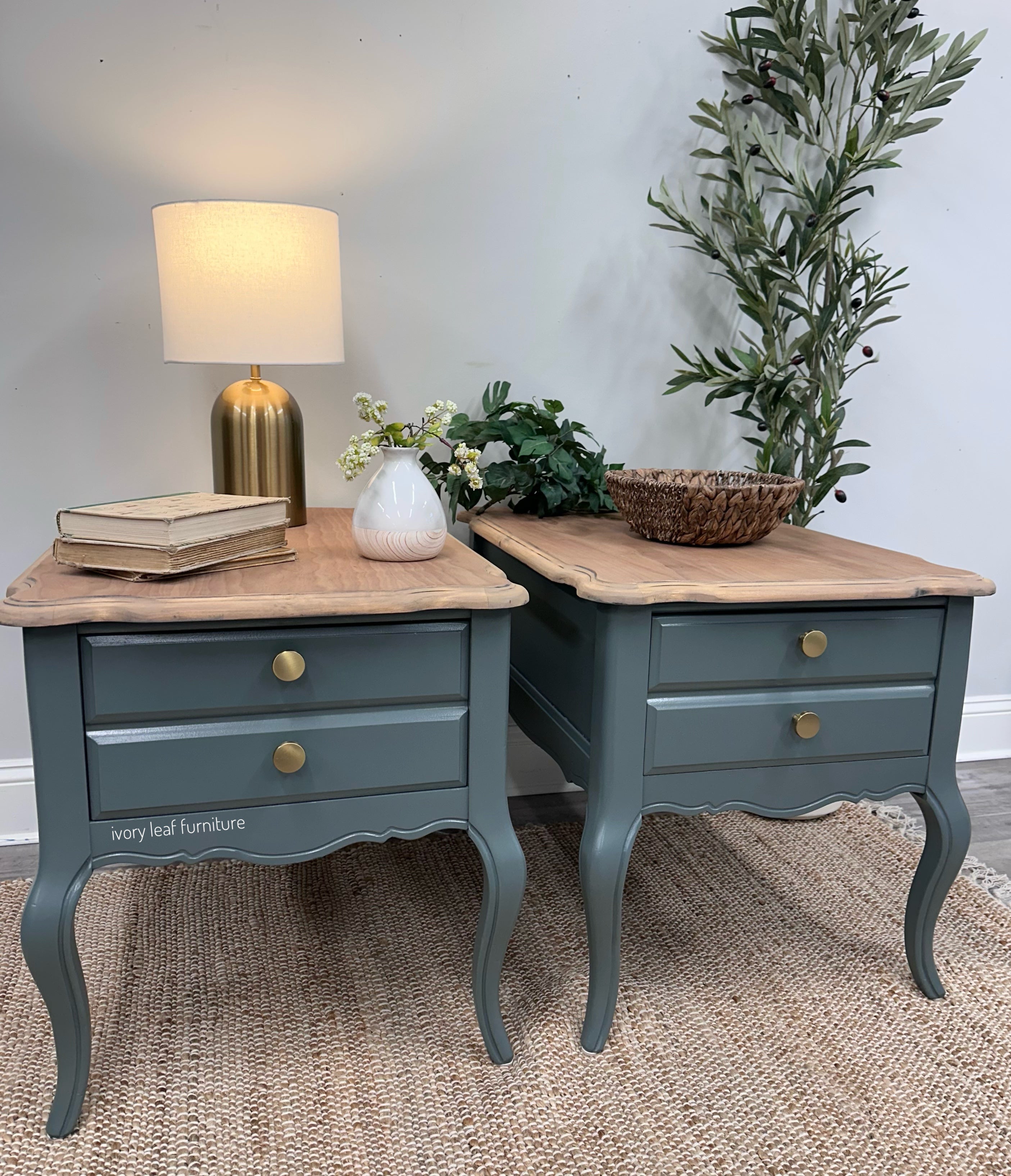 Bow-front Bedroom Set