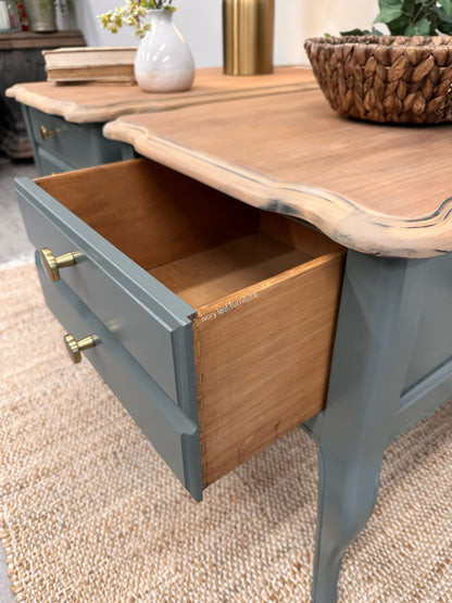 Bow-front Bedroom Set