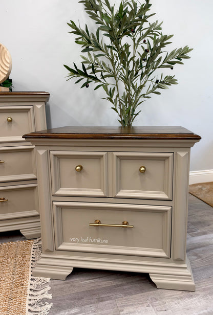 Thomasville 3-Piece Bedroom Set- Dresser + 2 Nightstands