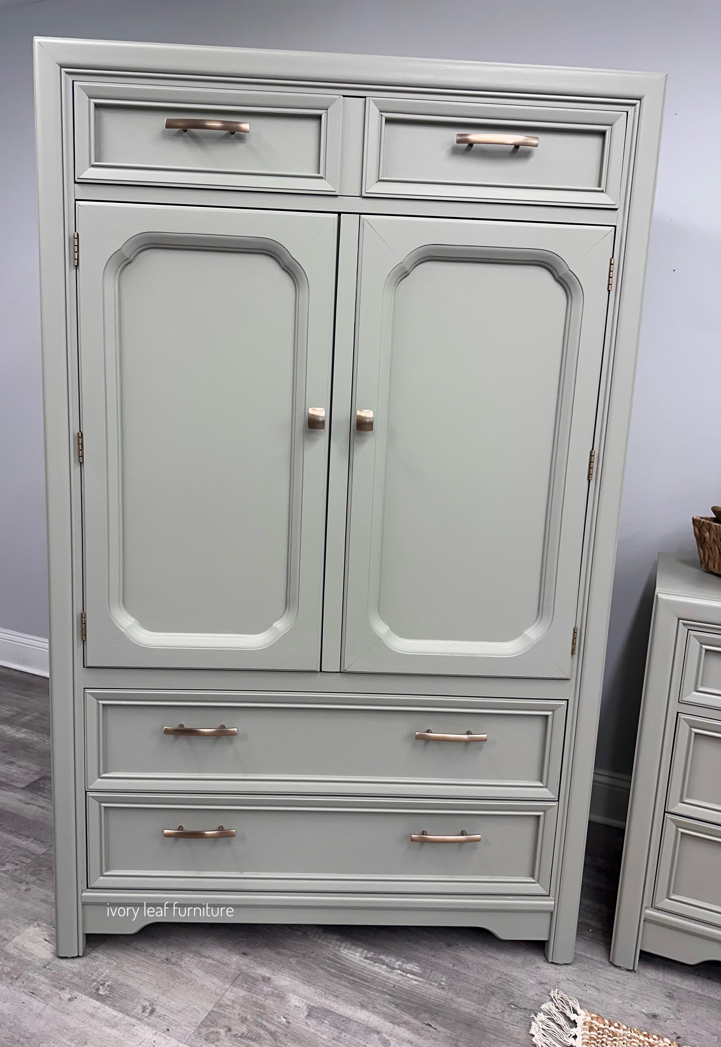 Thomasville 4-Piece Bedroom Set